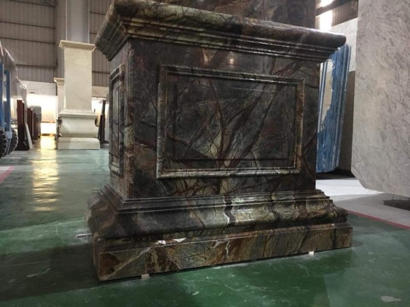 Tảng Kê Cột Đá